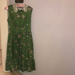 NWT Voodoo Vixen sleeveless dress . Button up. Lace collar.Green /pink f…